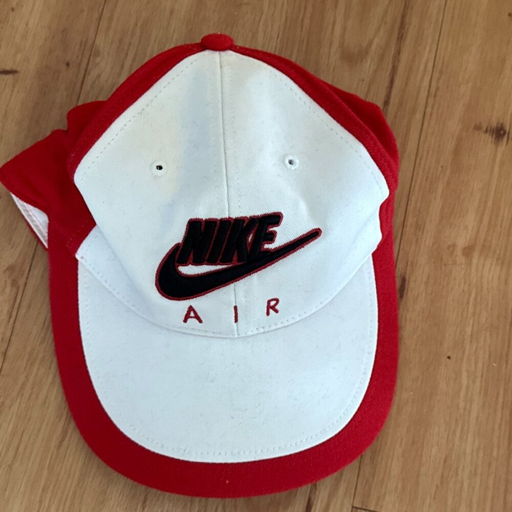 Nike Air White/Red/Black fitted hat size Small/Medium